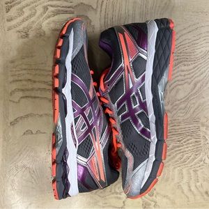 Barely worn ASICS surveyor 5